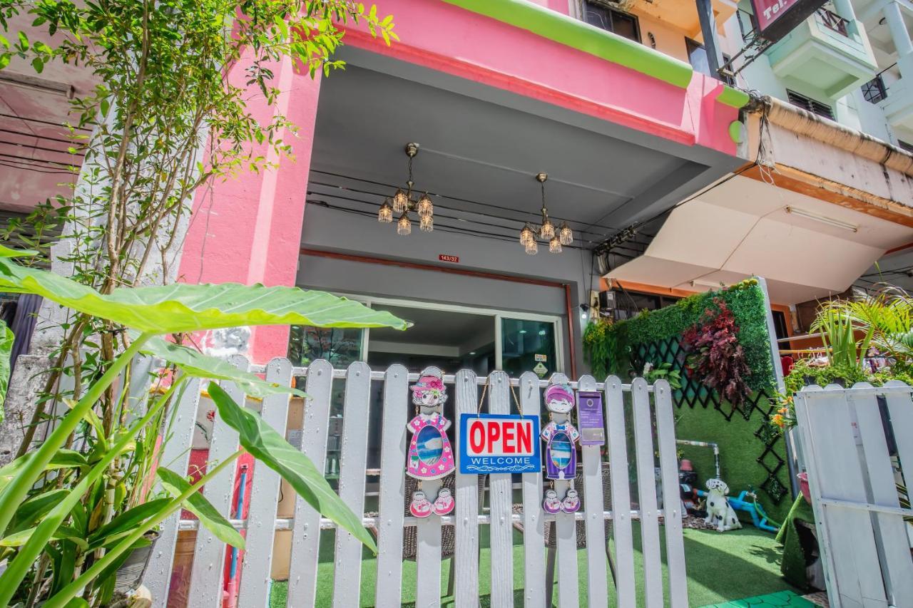 Bed and Breakfast Menulis Coolly House Patong Esterno foto